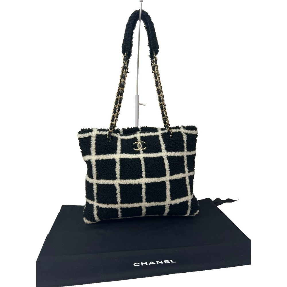 CHANEL Authenticated Tote Purse Black‎ White Sherling Windowpane Check NDGEOX58